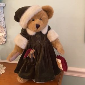 Boyd’s Bear with mini pocket bear